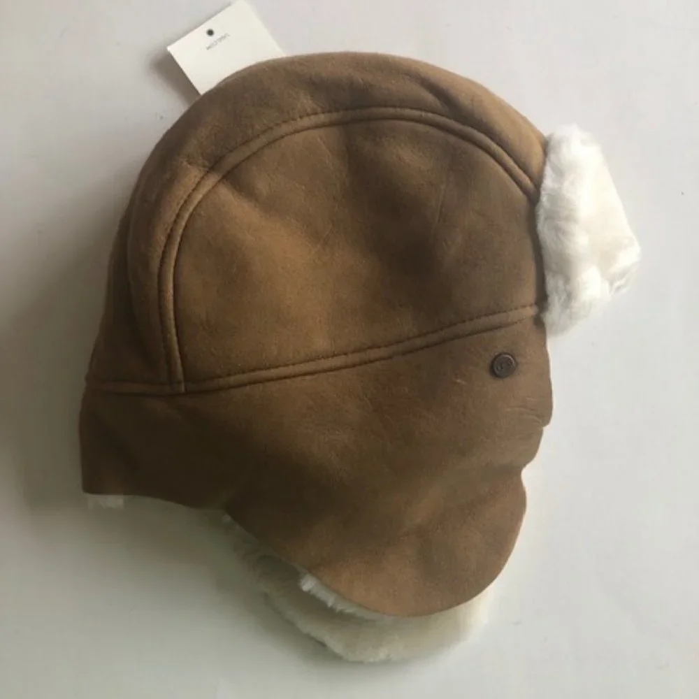 UGG KIDS LEATHER & REAL SHEARLING TRAPPER HAT. SHEEPSKIN. NWT
